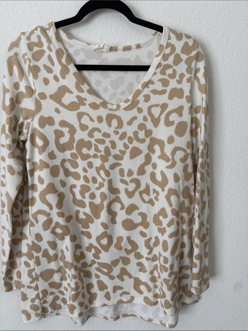 BiBi Beige and White Leopard V-Neck Long Sleeve Top
